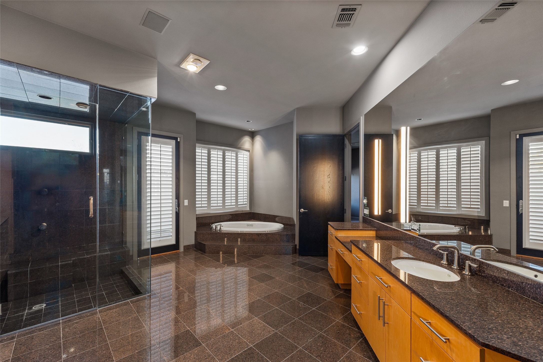 1108 Shady Oaks Lane Westover Hills TX 76107