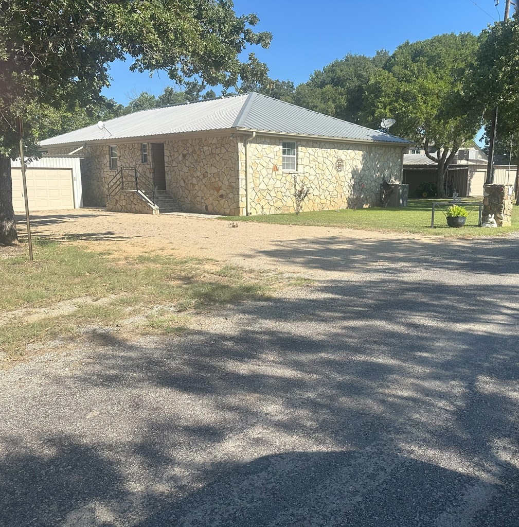 406 County Road 530 Eastland TX 76448