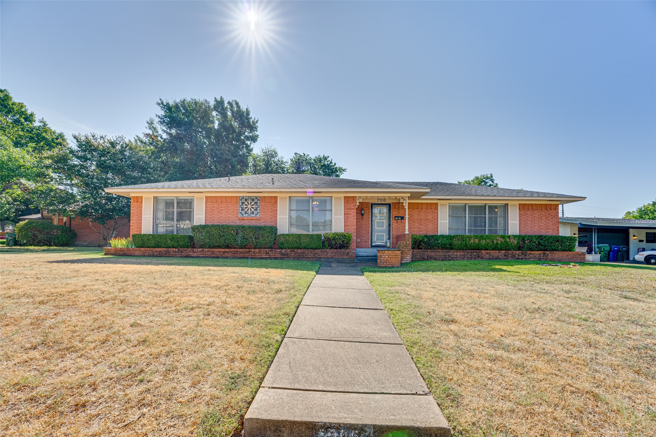 706 Ranier Circle Garland TX 75041
