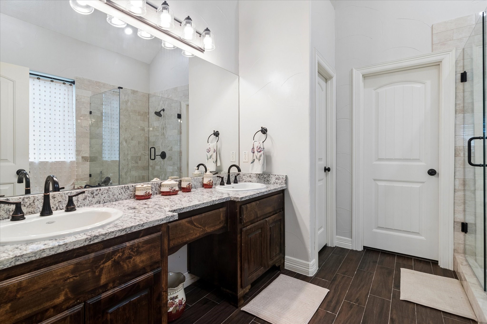 2928 Overland Trail Sherman TX 75092