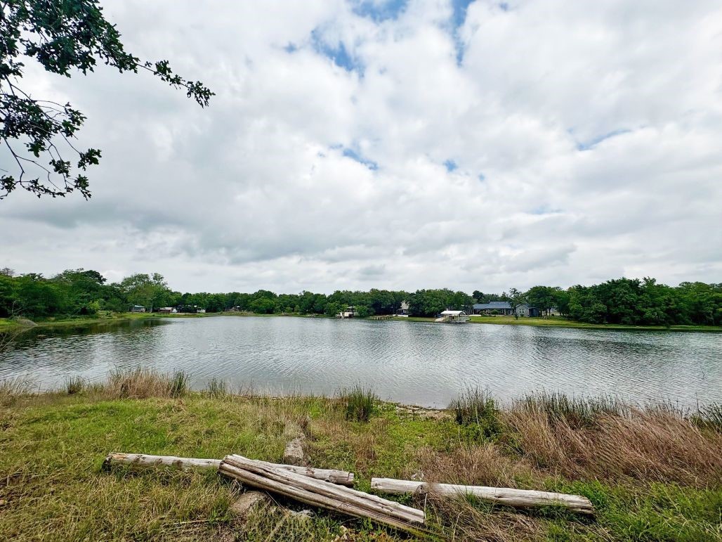 106 Caddo Smithville TX 78957