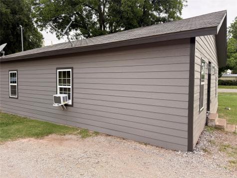 510 N Pacific Avenue Iowa Park TX 76367