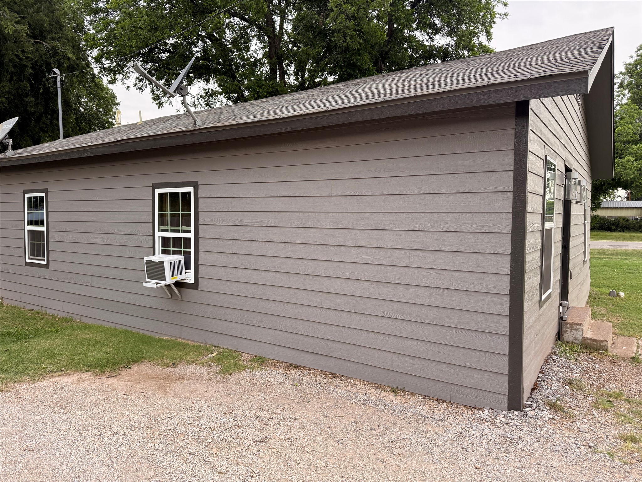 510 N Pacific Avenue Iowa Park TX 76367
