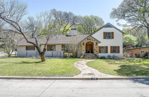3701 Fox Hollow Street Fort Worth TX 76109