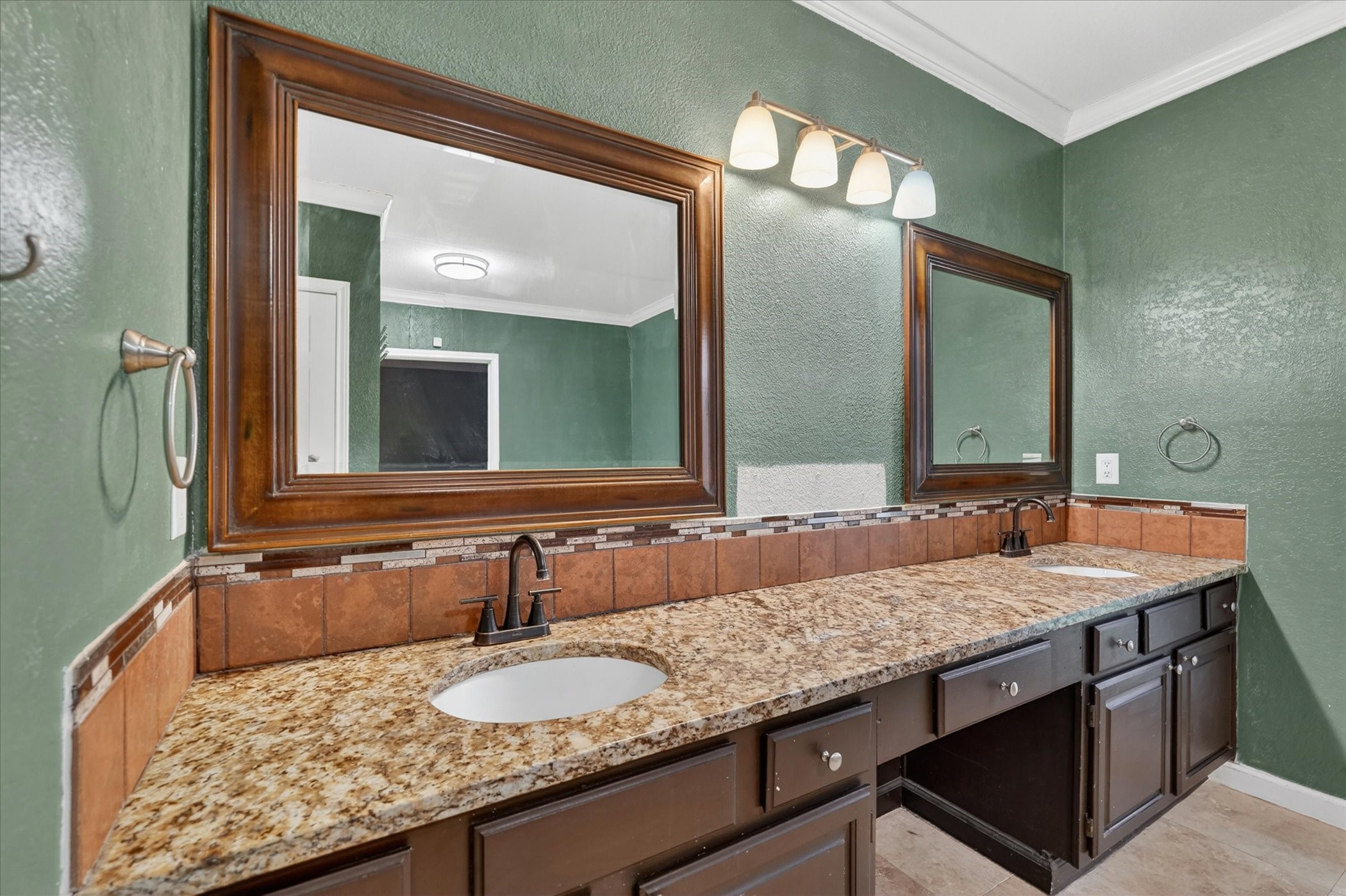 2117 Lavaca Trail Carrollton TX 75010