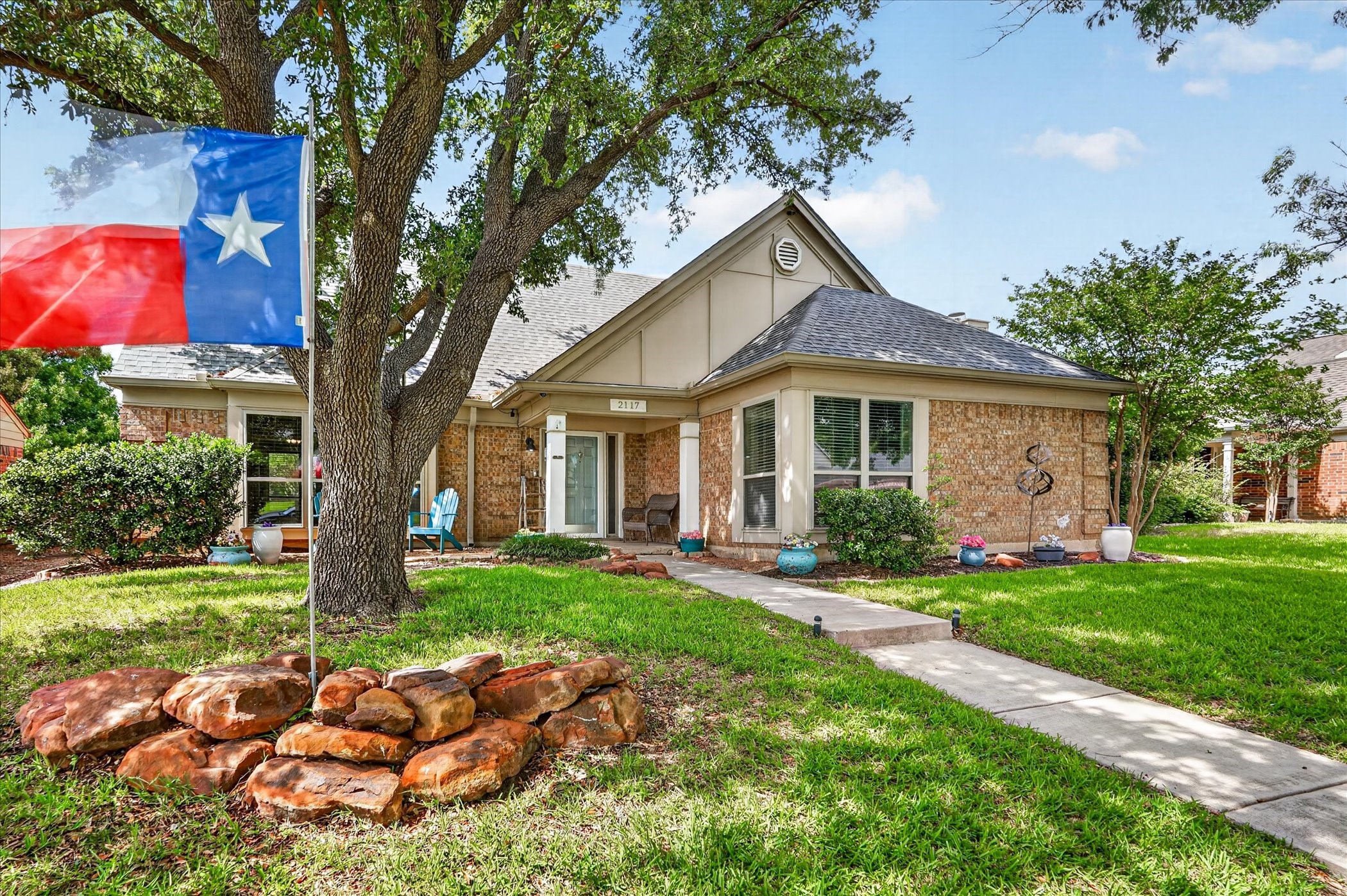 2117 Lavaca Trail Carrollton TX 75010