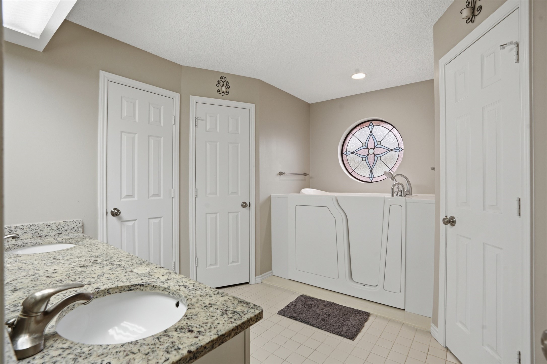 411 Whispering Hills Drive Duncanville TX 75137