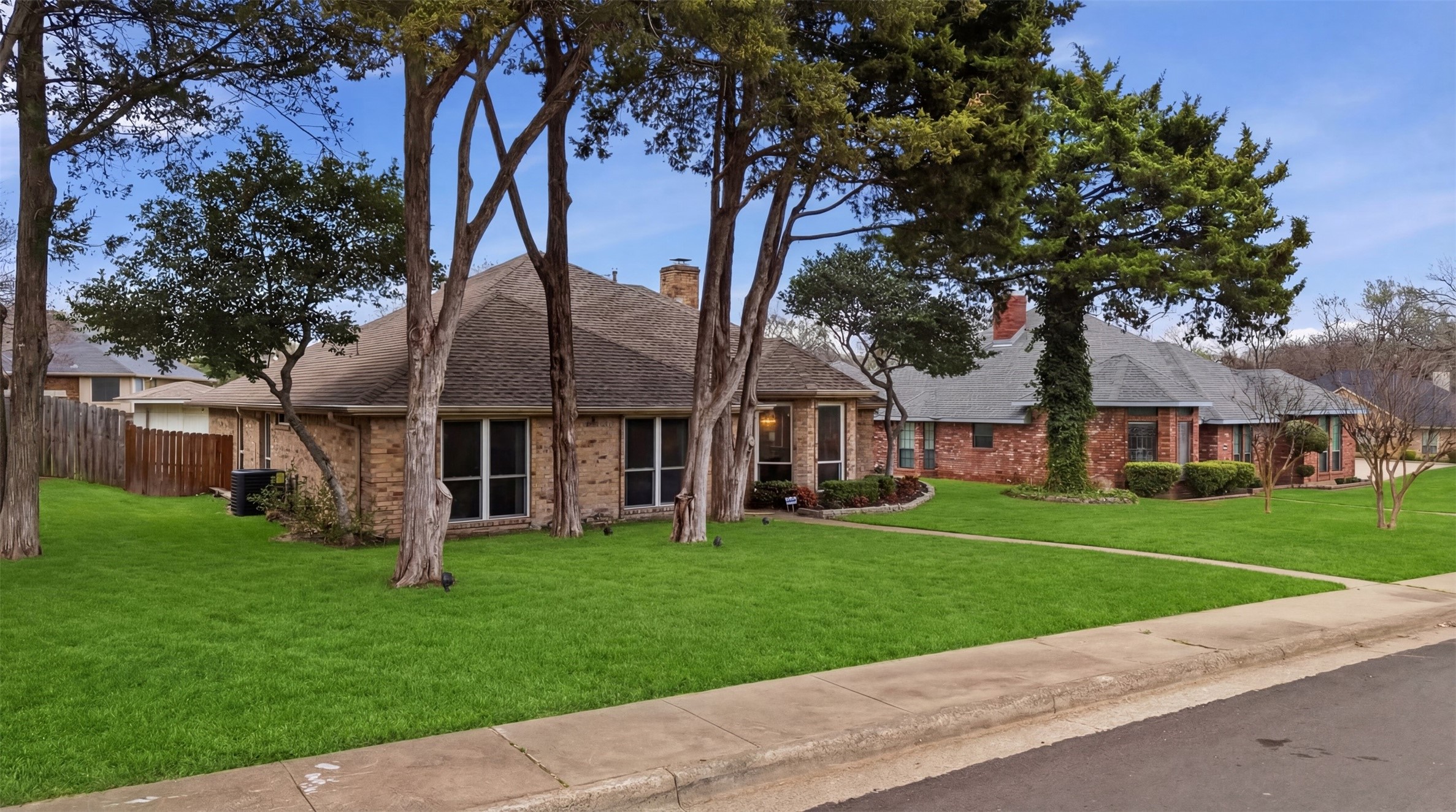 411 Whispering Hills Drive Duncanville TX 75137