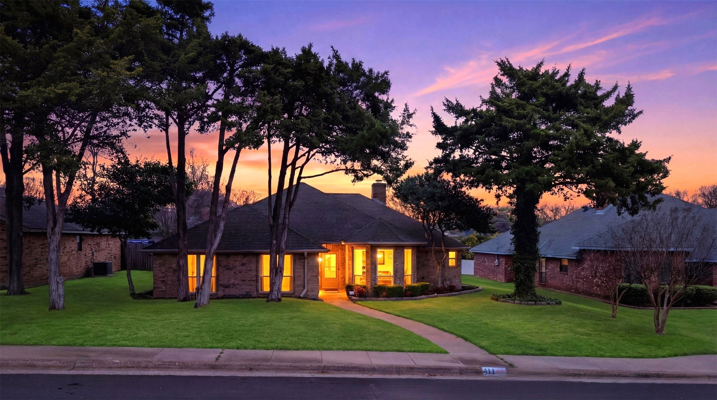 411 Whispering Hills Drive Duncanville TX 75137