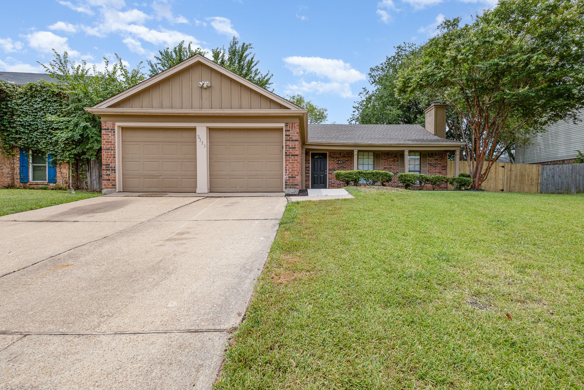 2335 Abbington Lane Grand Prairie TX 75052