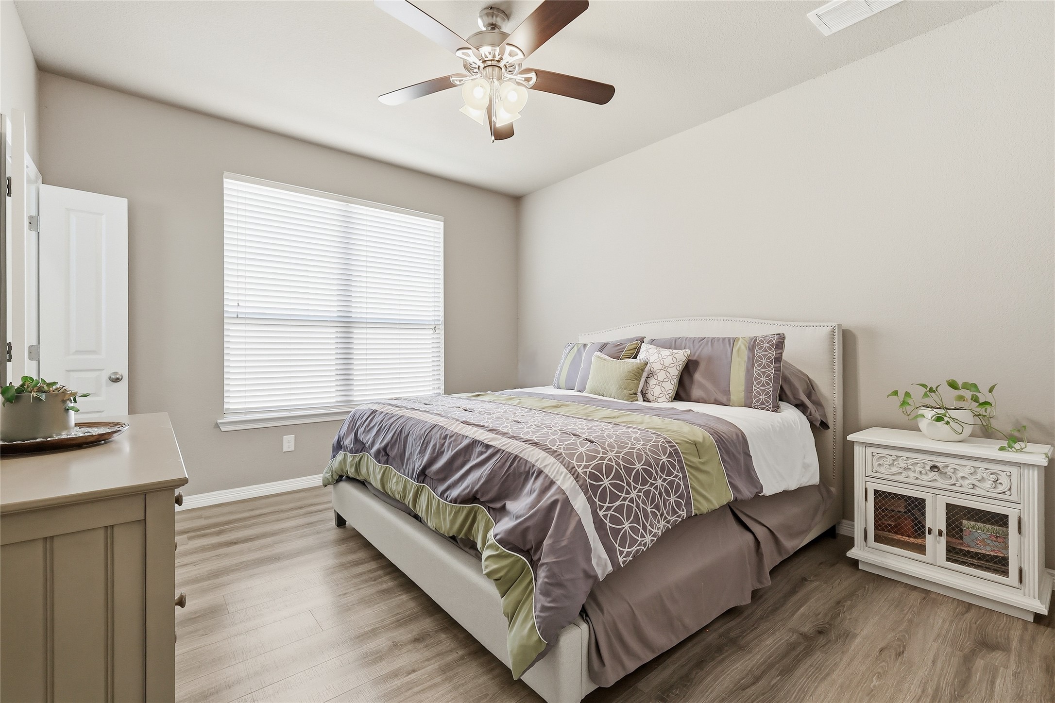 4908 Lakepark Drive Sanger TX 76266