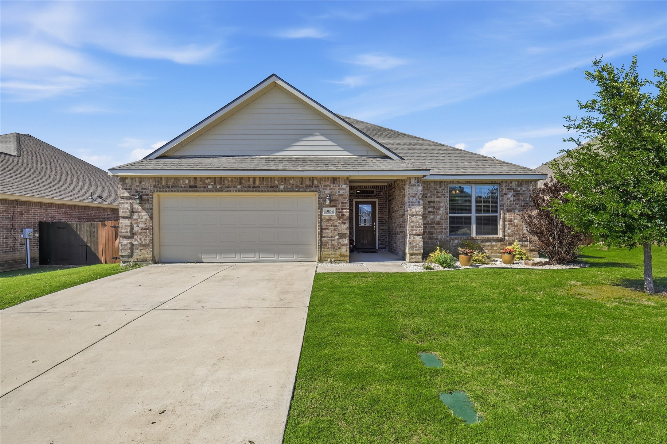 4908 Lakepark Drive Sanger TX 76266