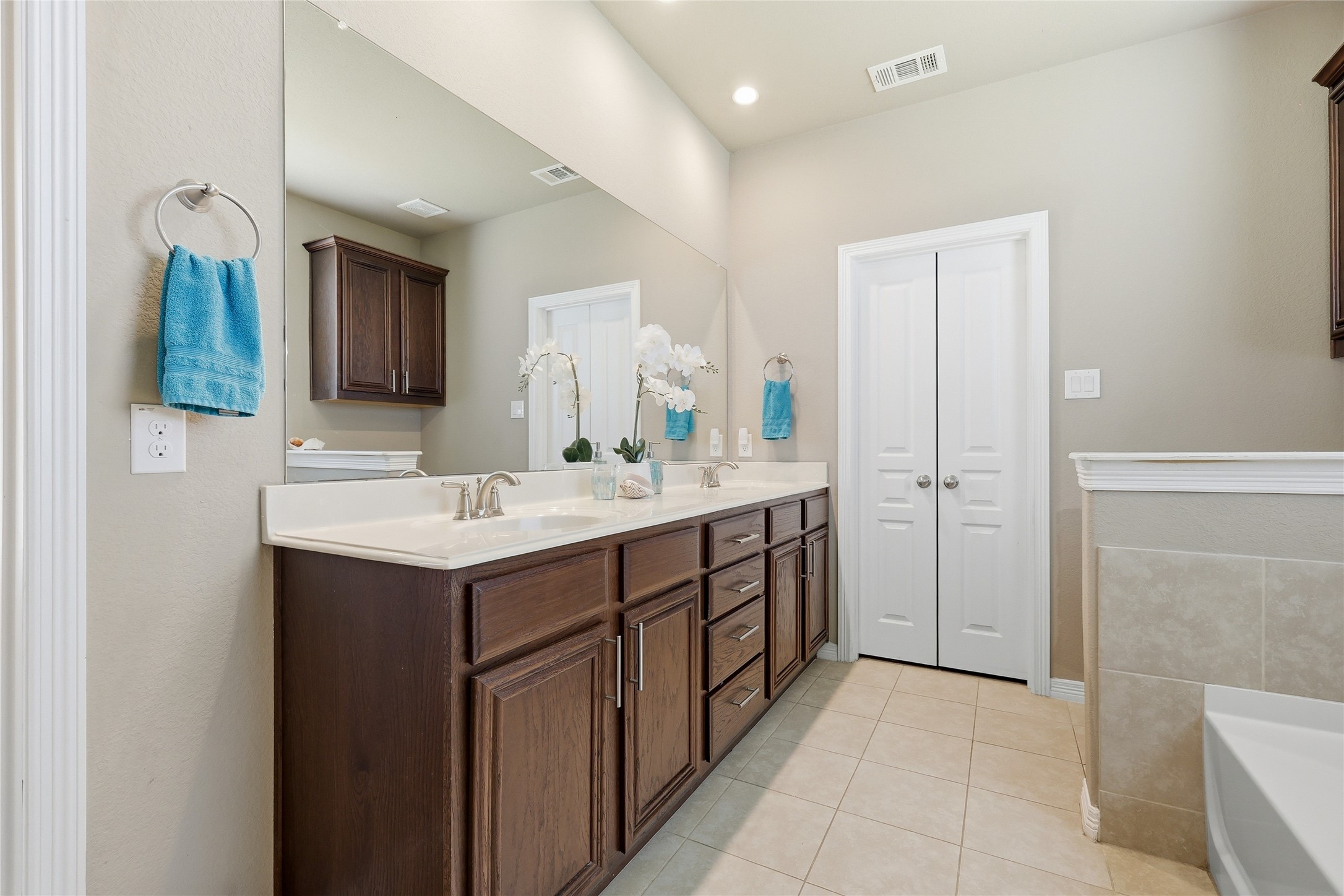 4908 Lakepark Drive Sanger TX 76266
