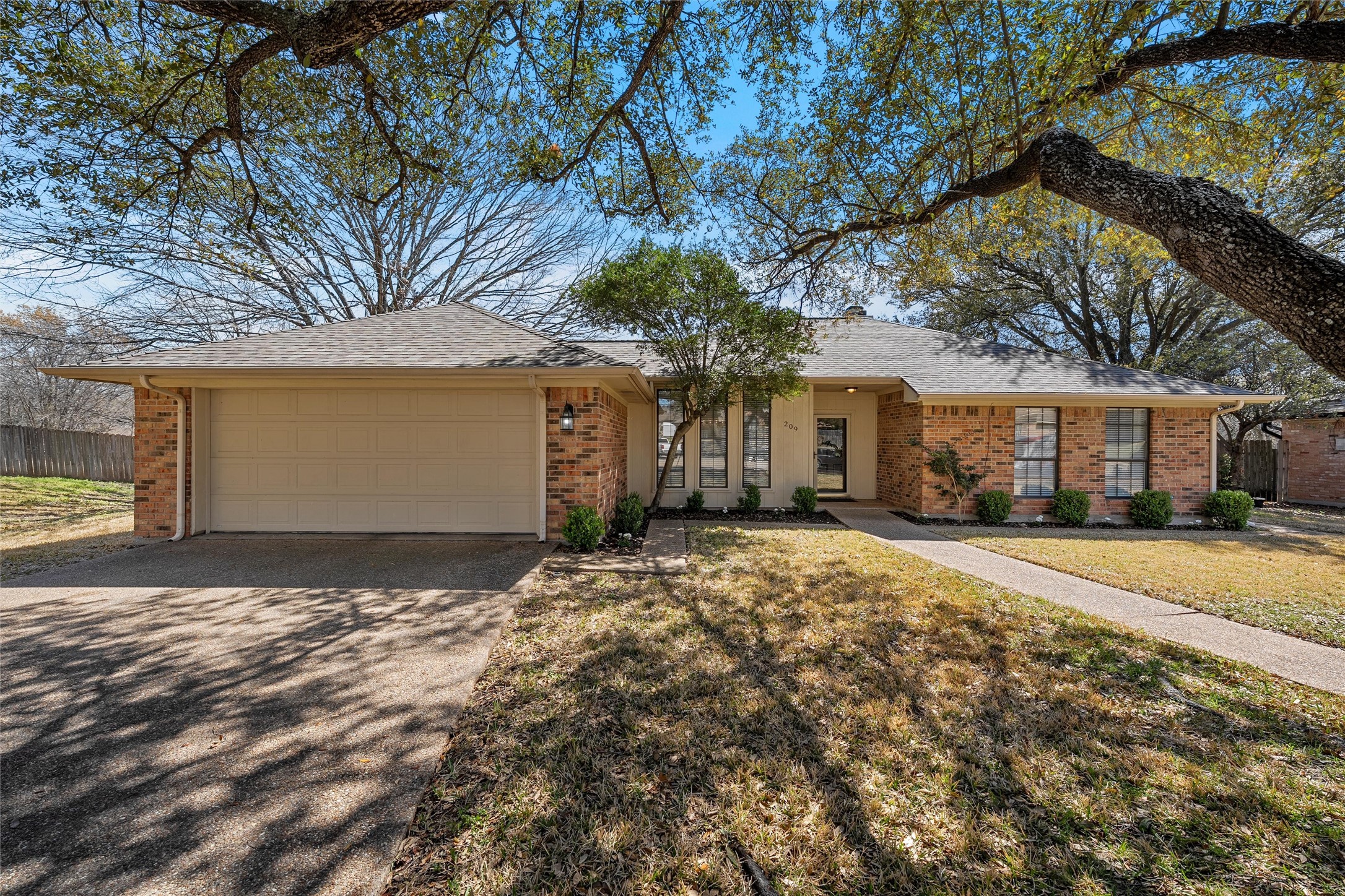 209 Hidden Meadow Drive Hewitt TX 76643