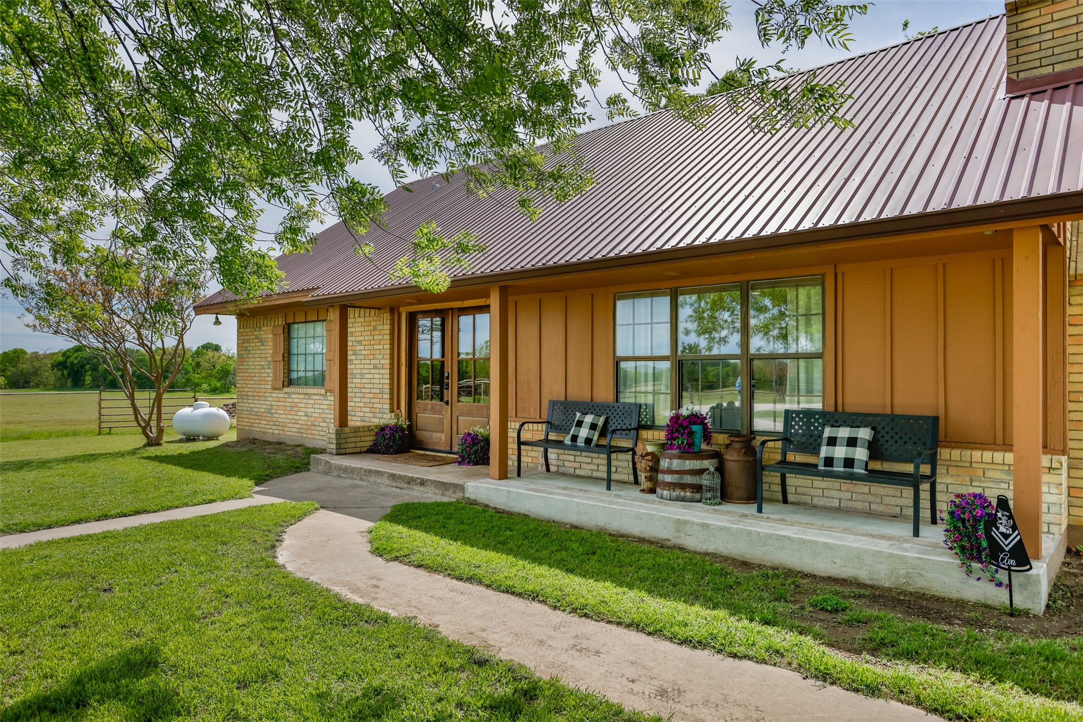 899 S Pecan Street Muenster TX 76252