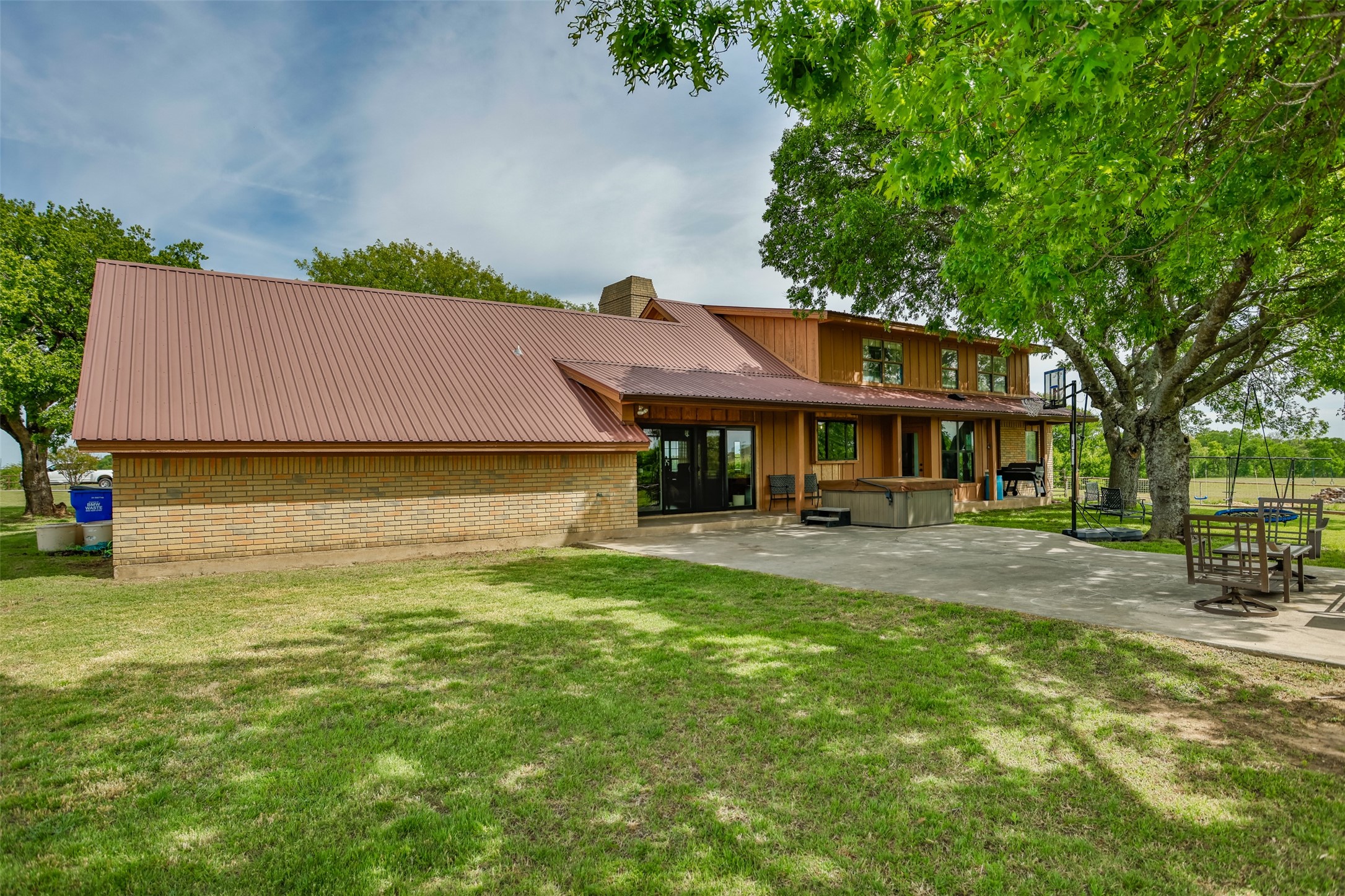 899 S Pecan Street Muenster TX 76252