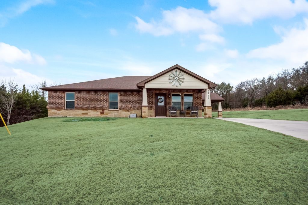 2307 Club Drive Granbury TX 76048