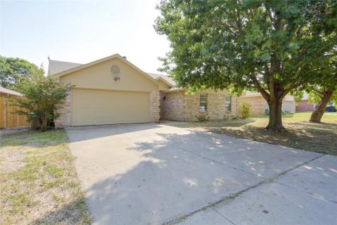 833 Vicksburg Lane Burleson TX 76028