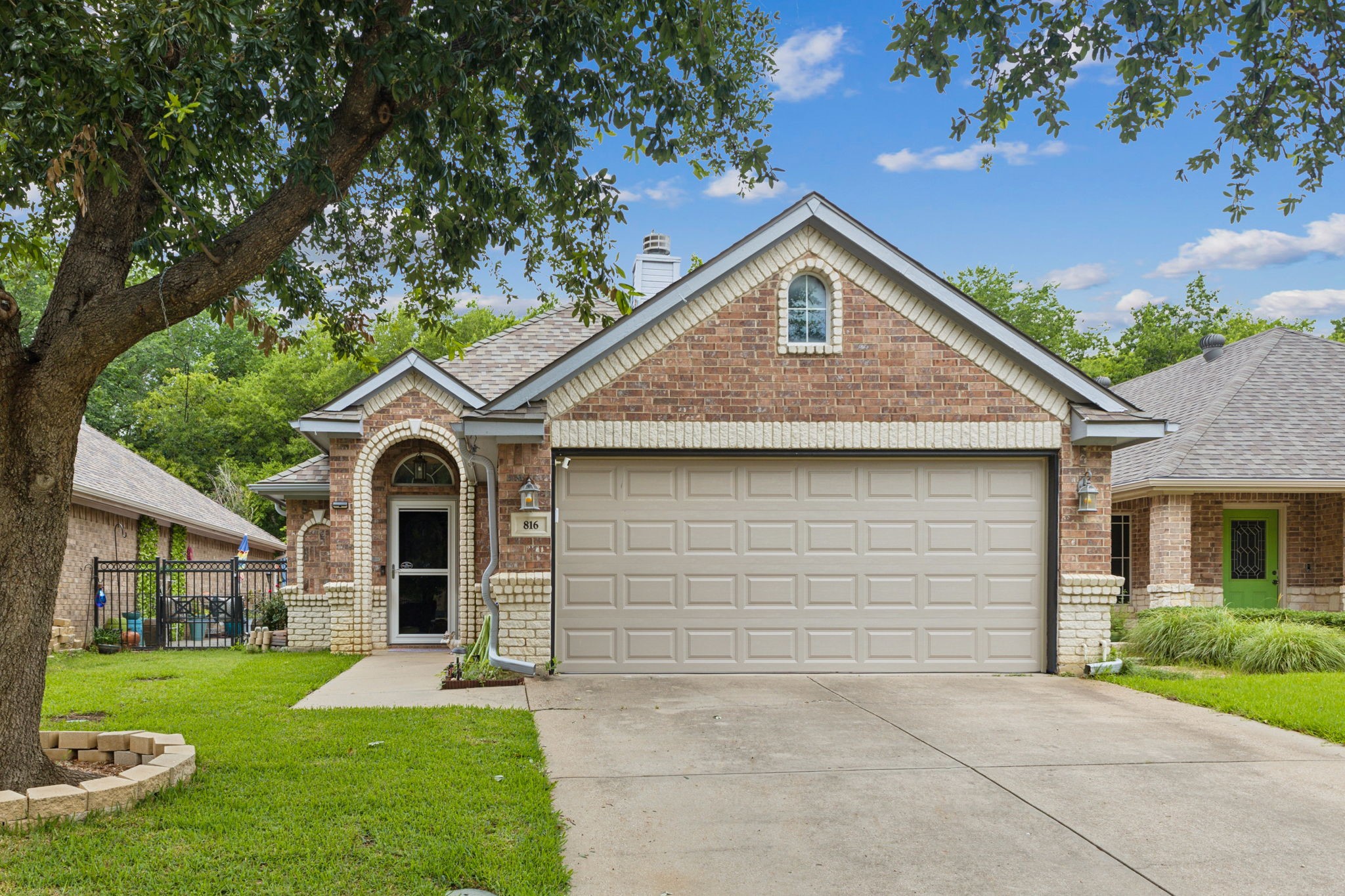 816 Claycourt Circle Fort Worth TX 76120