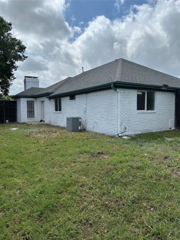 2825 Stoneridge Drive Garland TX 75044