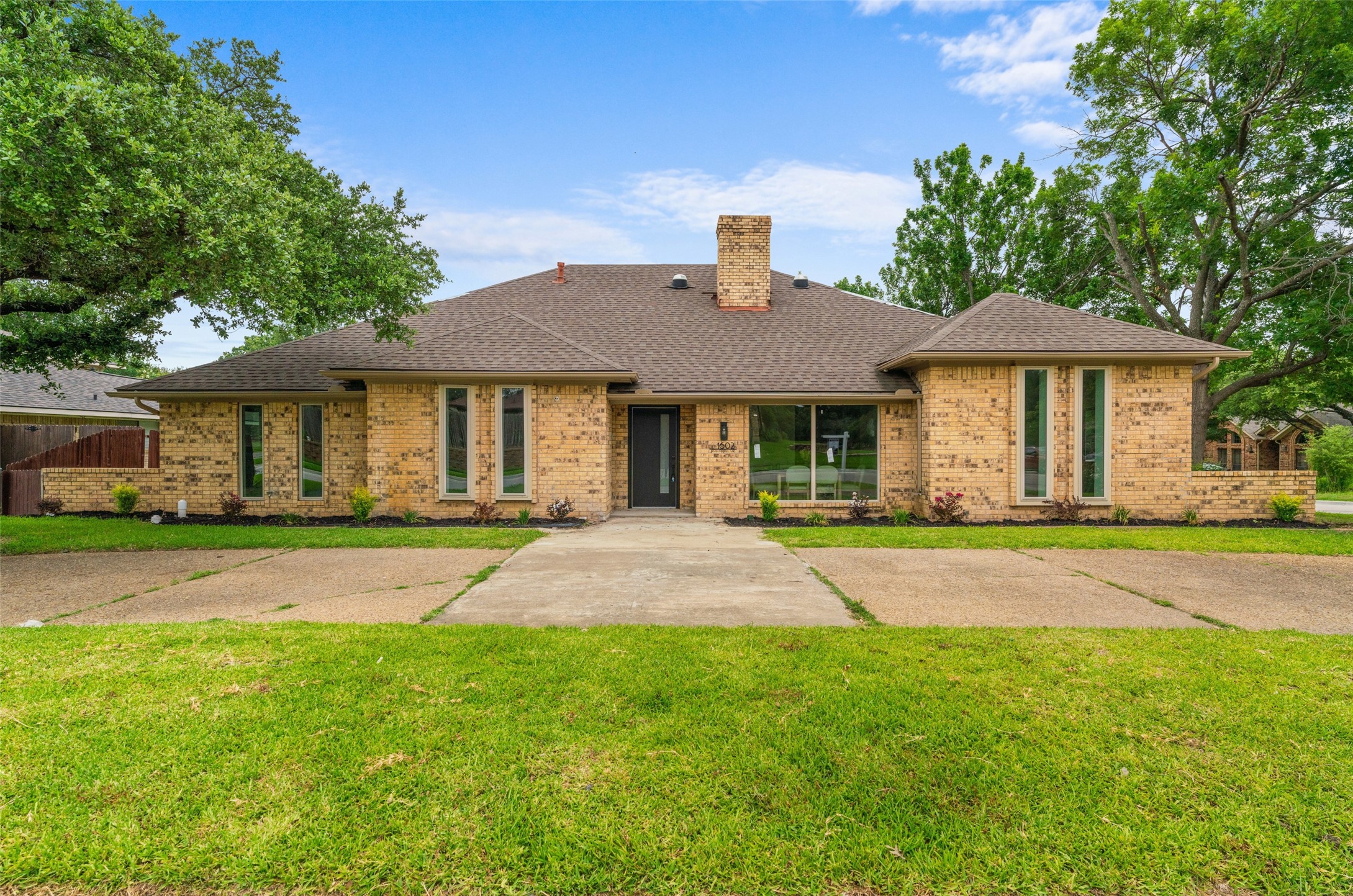 1602 Rollinghill Circle Garland TX 75043