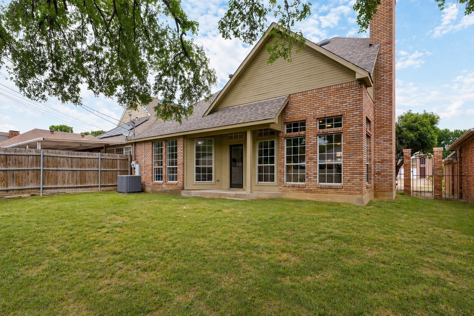 1401 Carver Lane Irving TX 75061