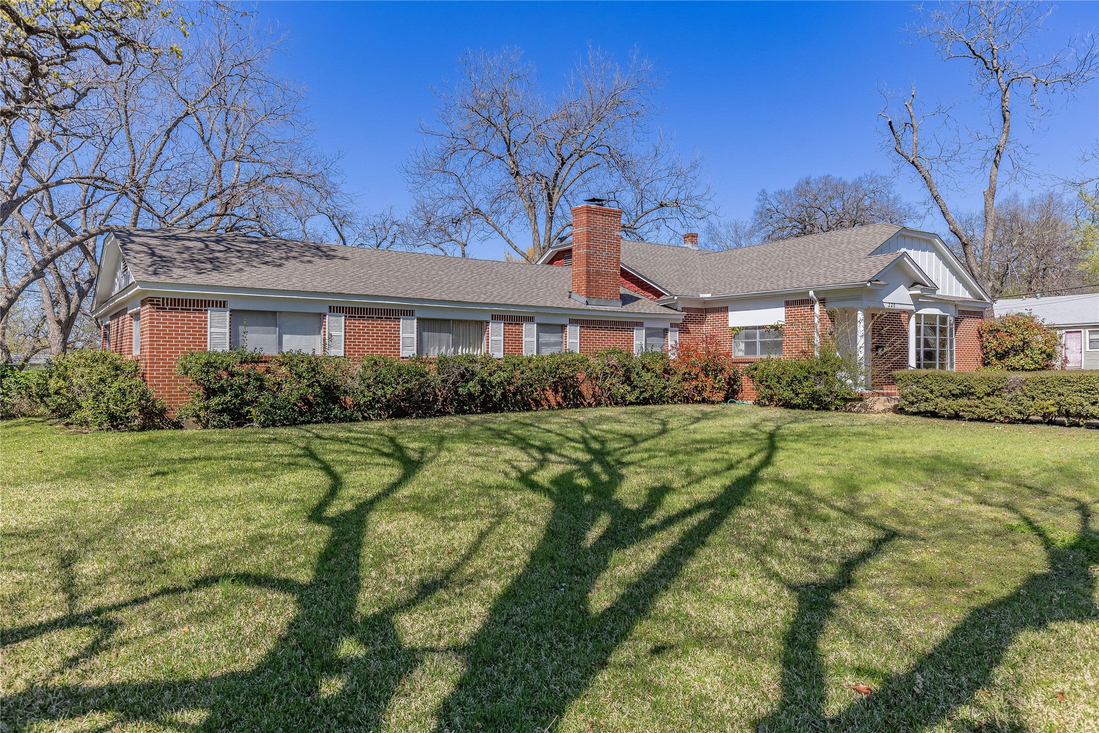 220 N Holly Sherman TX 75092