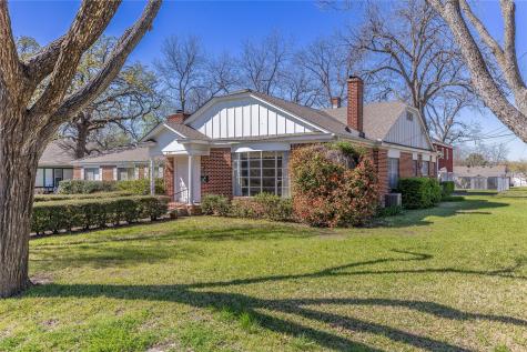 220 N Holly Sherman TX 75092