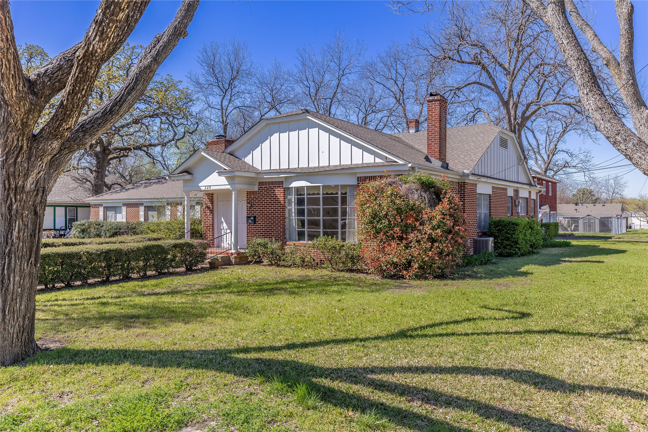 220 N Holly Sherman TX 75092