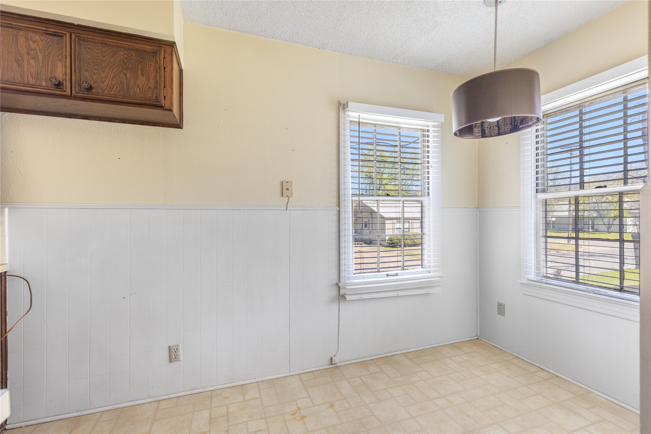220 N Holly Sherman TX 75092