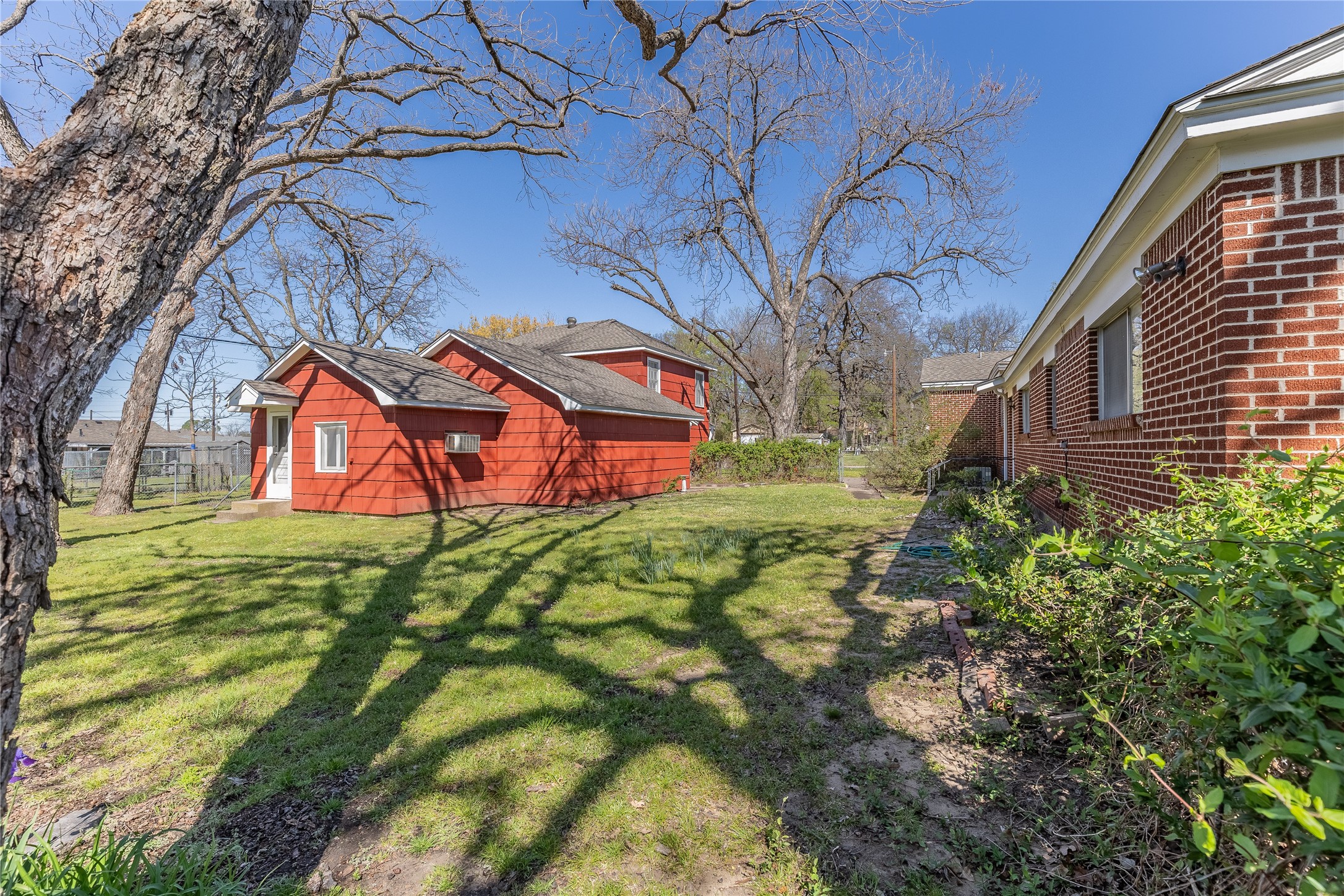 220 N Holly Sherman TX 75092