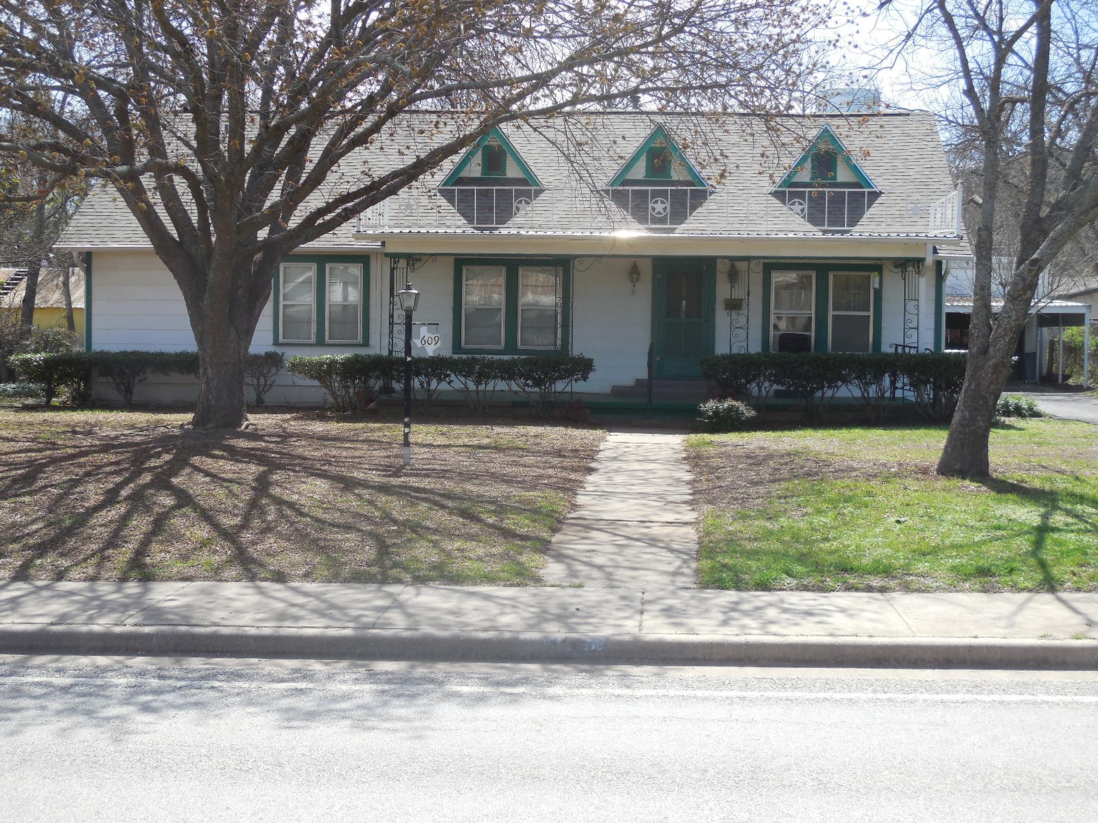 609 W Main Street Ranger TX 76470