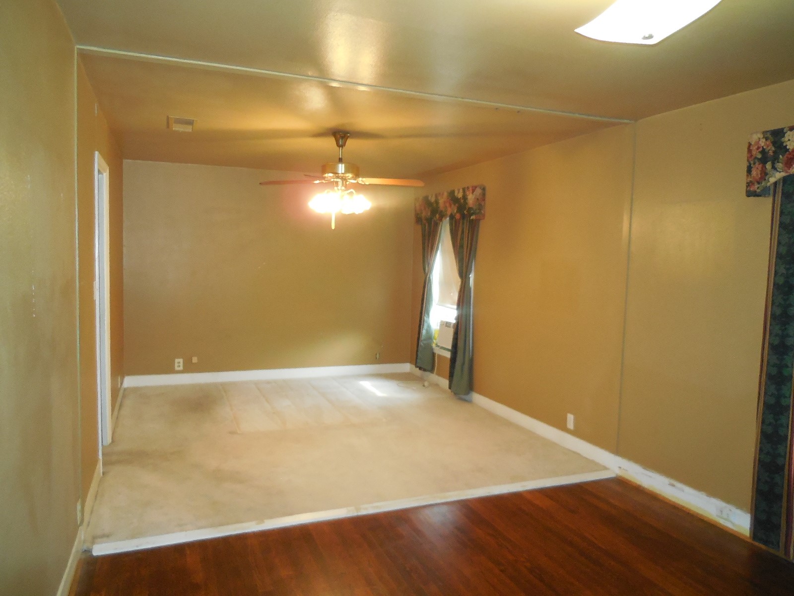 609 W Main Street Ranger TX 76470