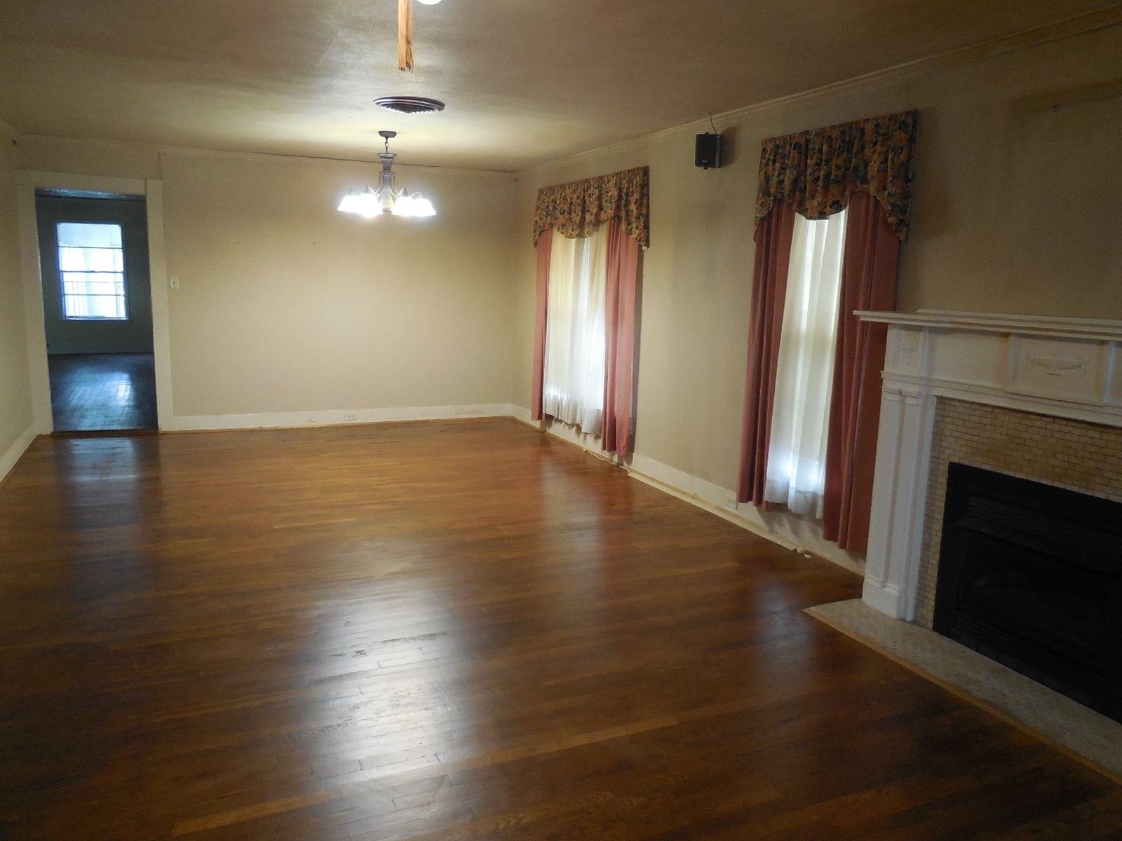 609 W Main Street Ranger TX 76470