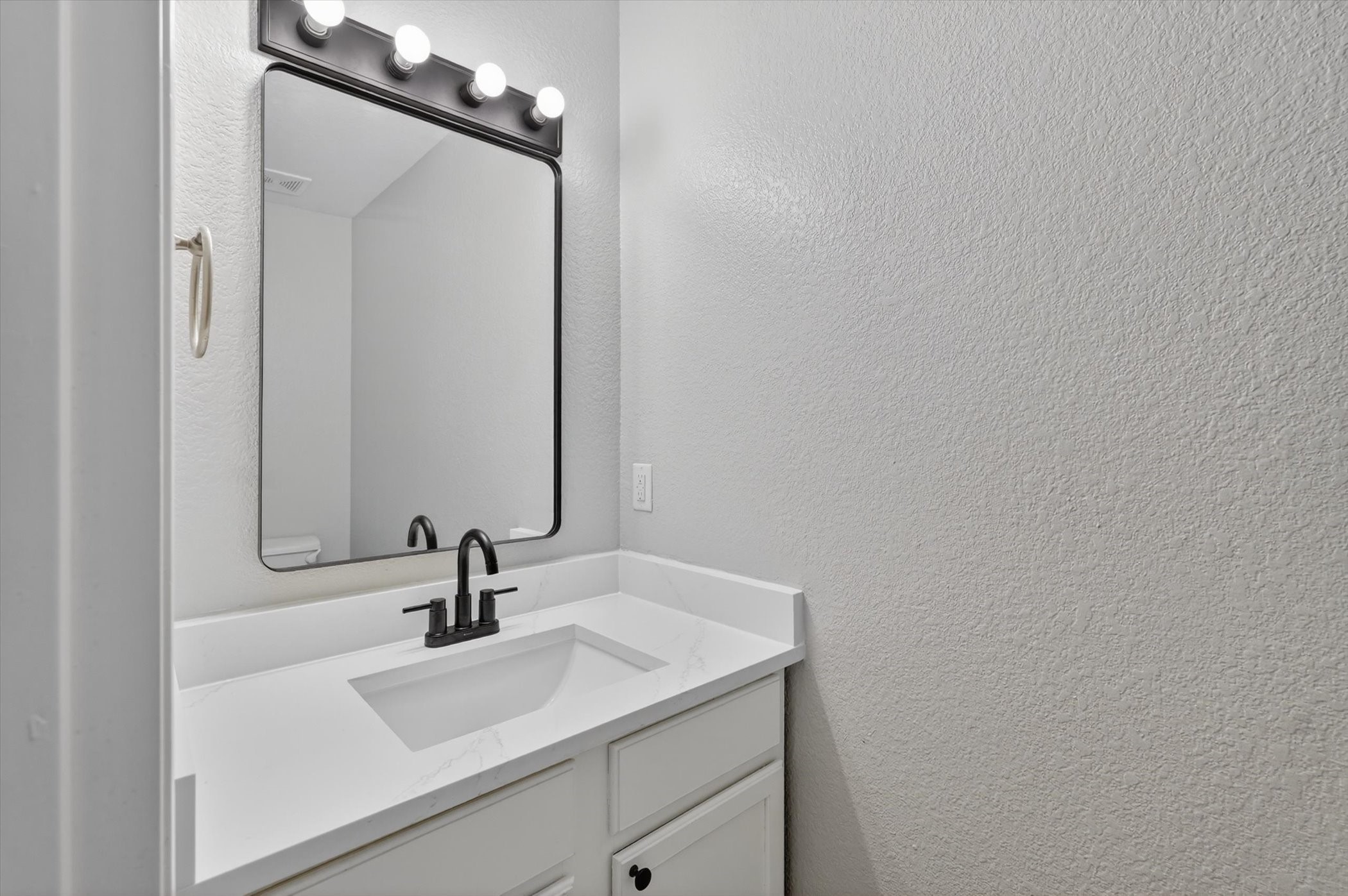 1250 Nancy Lane Lancaster TX 75134