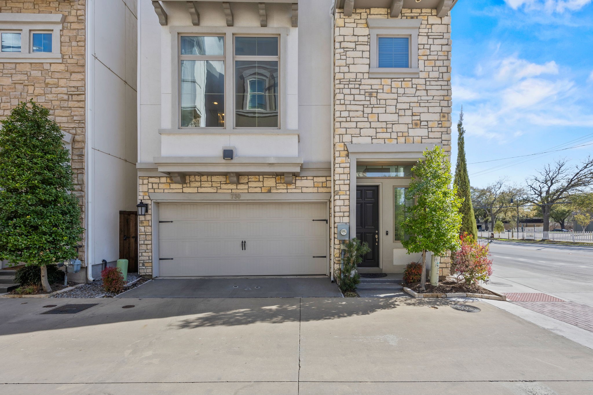 730 Spanish Oaks Place Dallas TX 75204