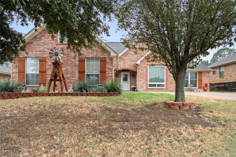 615 NW Jayellen Avenue Burleson TX 76028