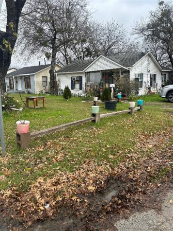302 NW 14th Street Grand Prairie TX 75050