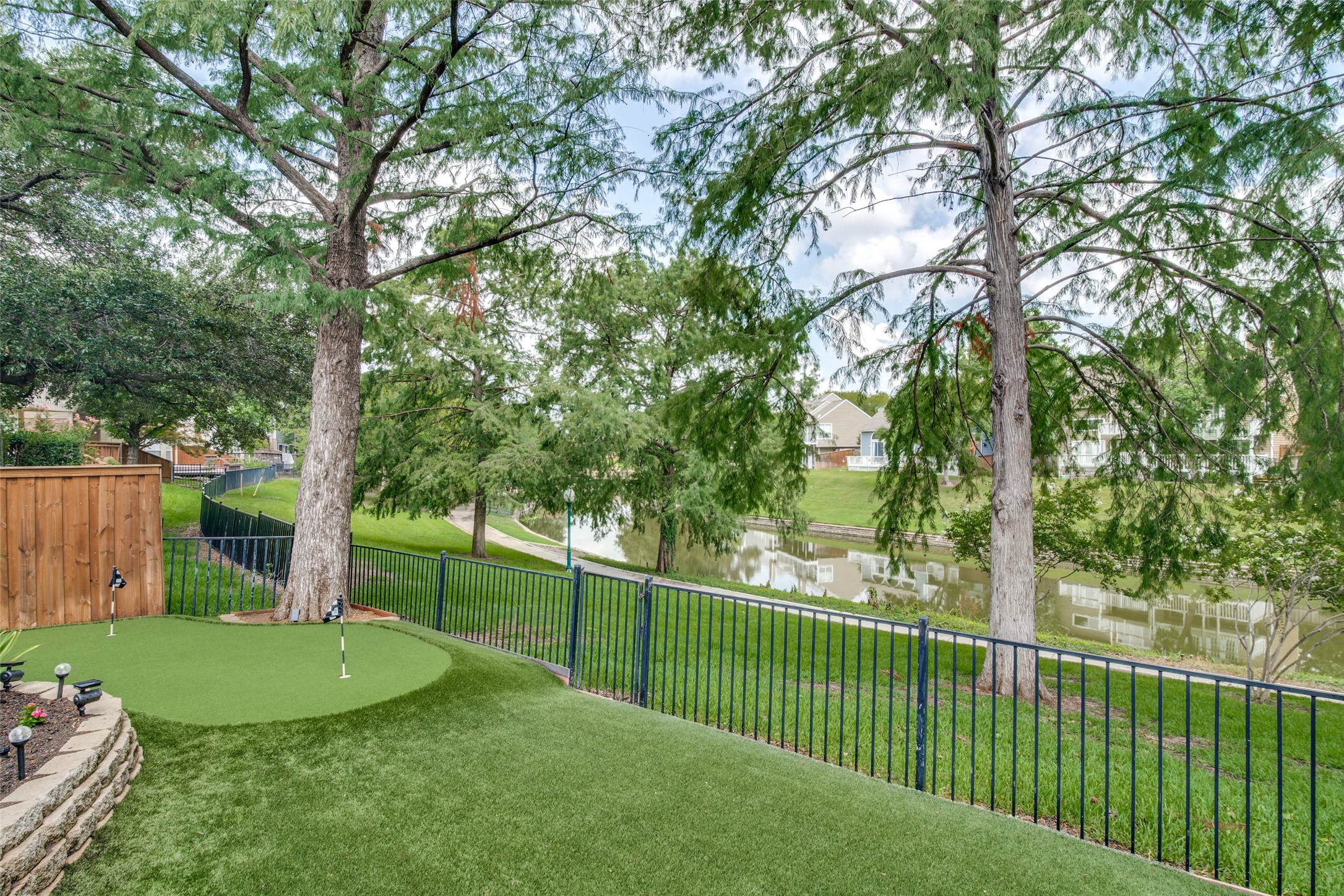 9428 Blue Jay Way Irving TX 75063