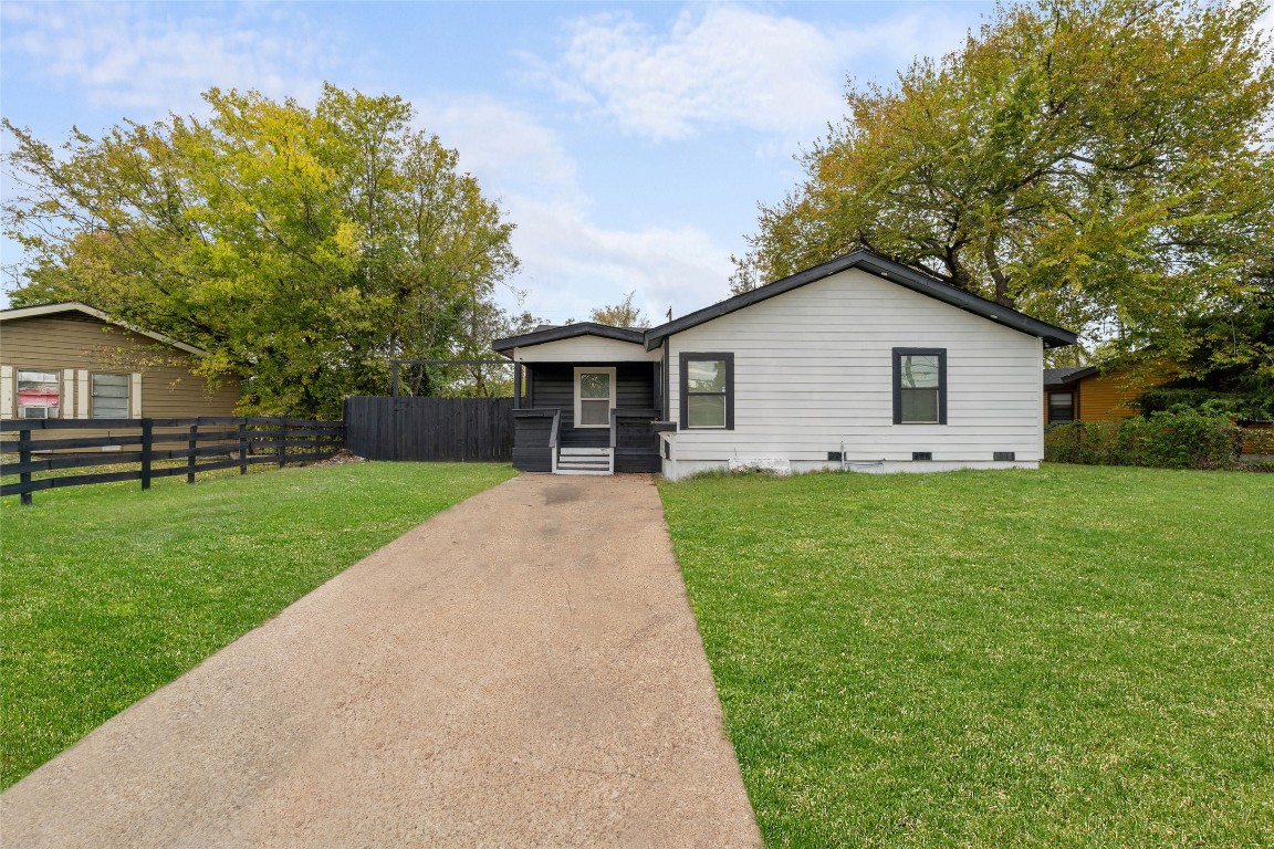 8039 Komalty Drive Dallas TX 75217
