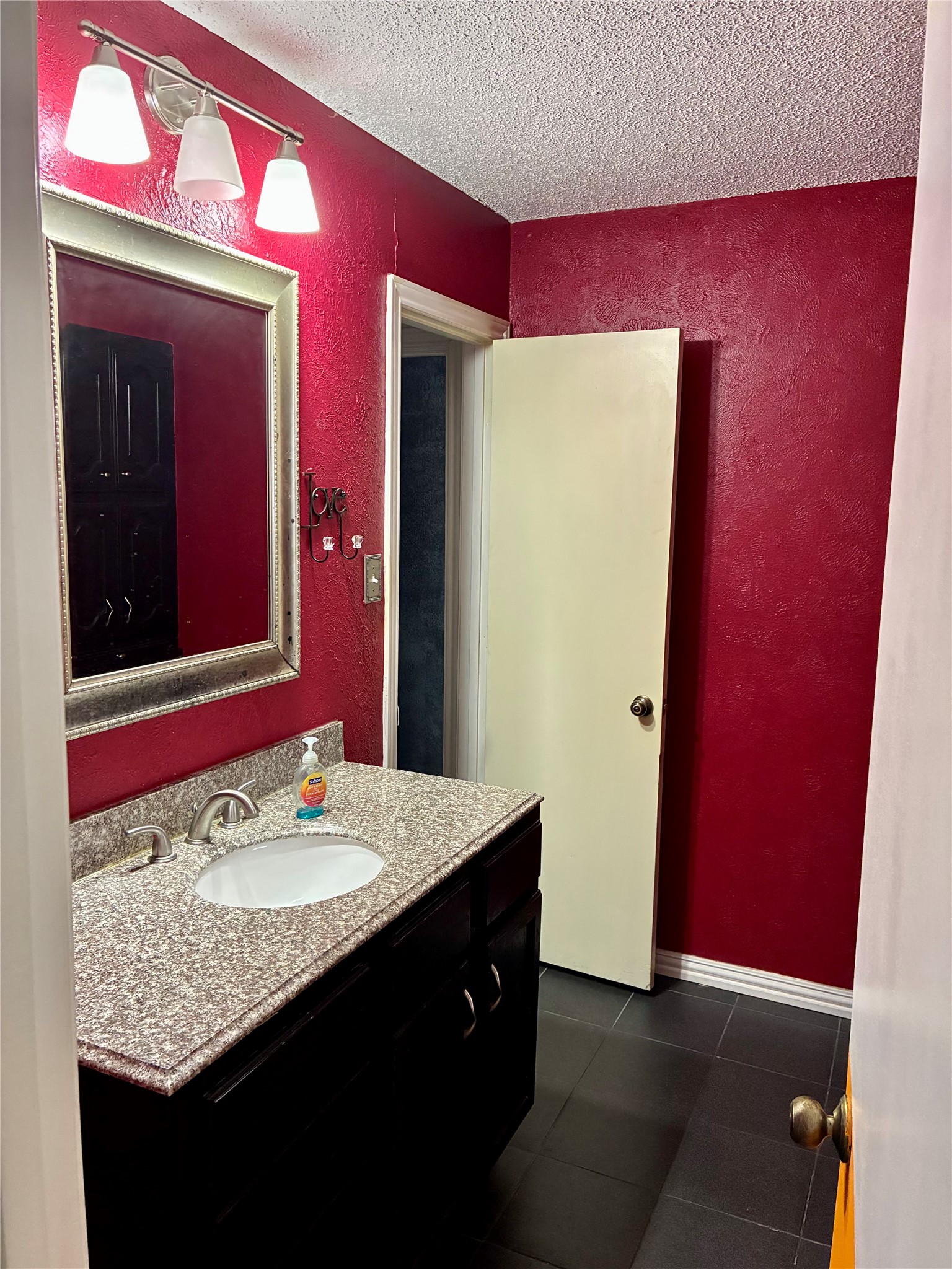 2405 Country Valley Road Garland TX 75041