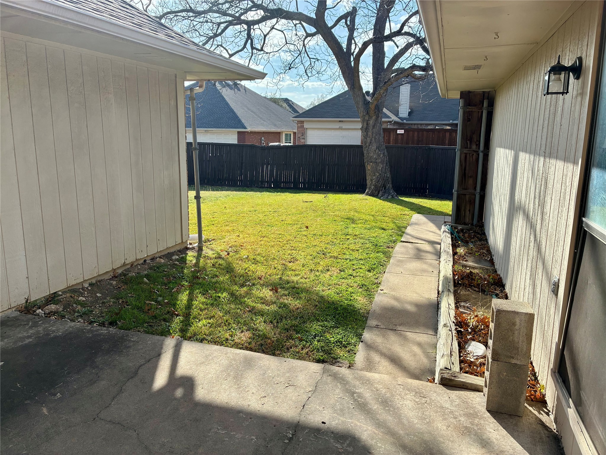 2405 Country Valley Road Garland TX 75041