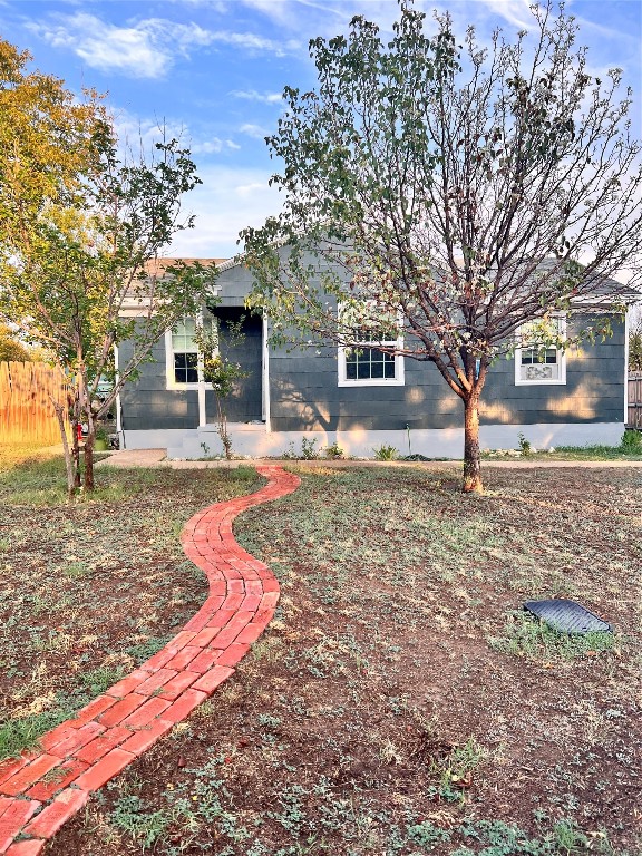1712 Lawther Drive River Oaks TX 76114