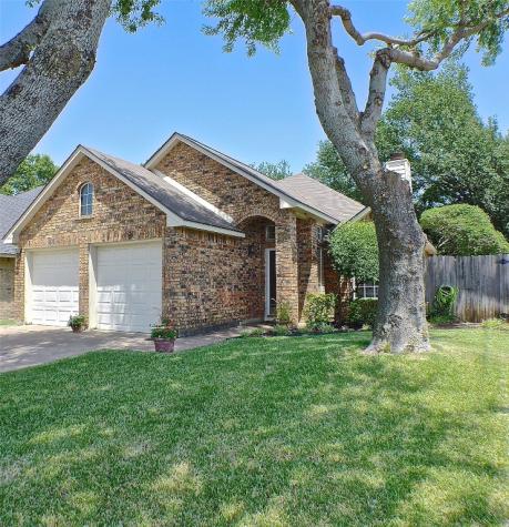 5911 Polo Club Drive Arlington TX 76017