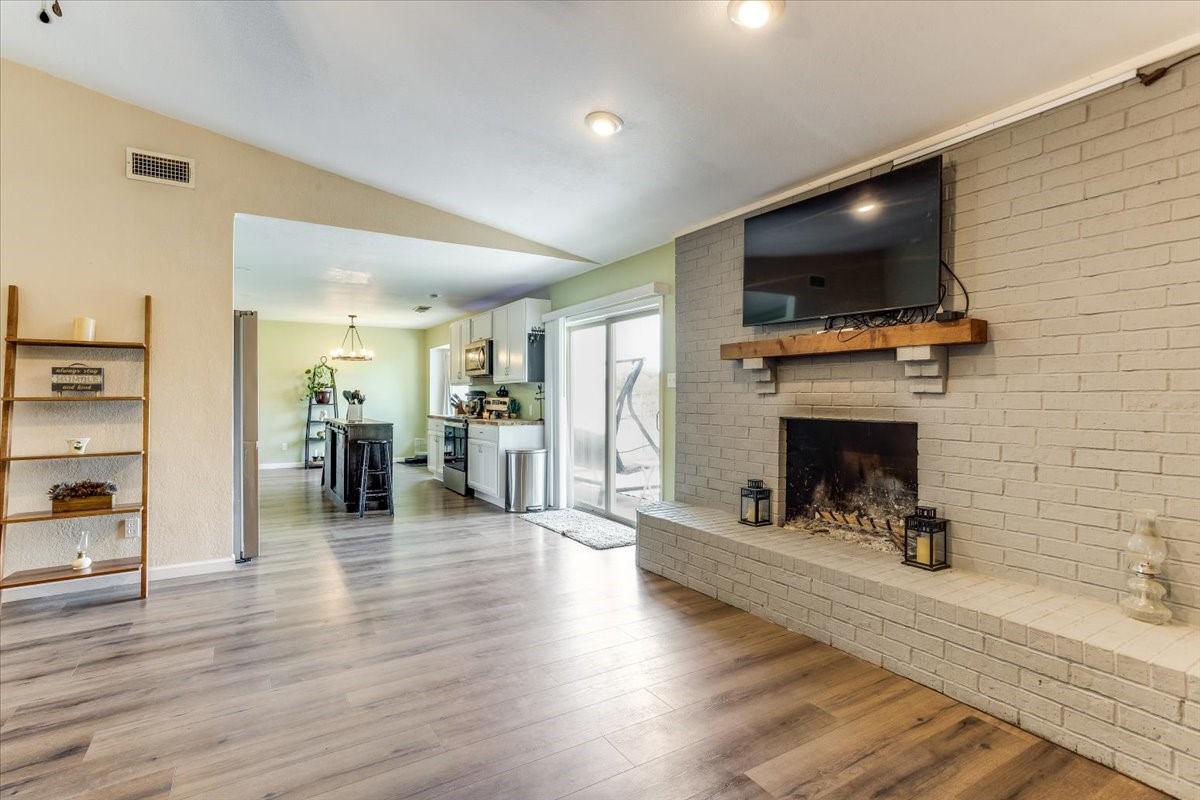 2102 Hill Top Circle Weatherford TX 76085