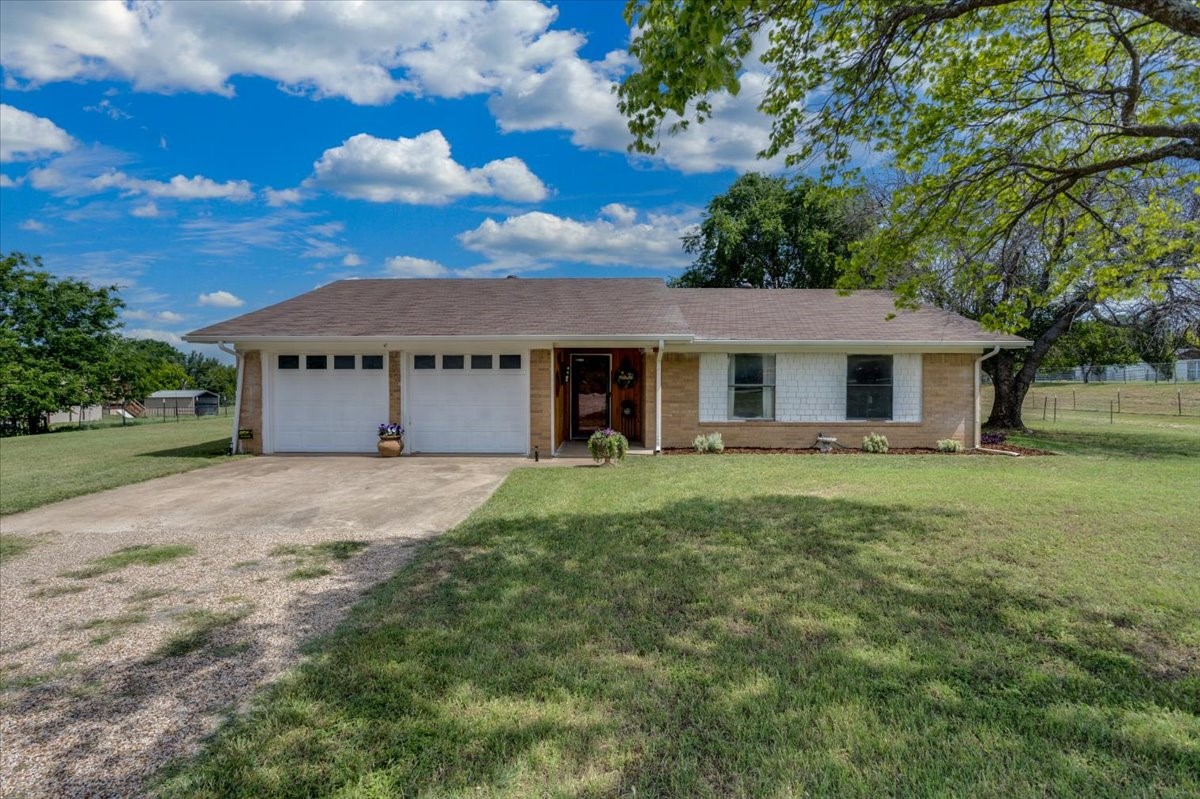 2102 Hill Top Circle Weatherford TX 76085