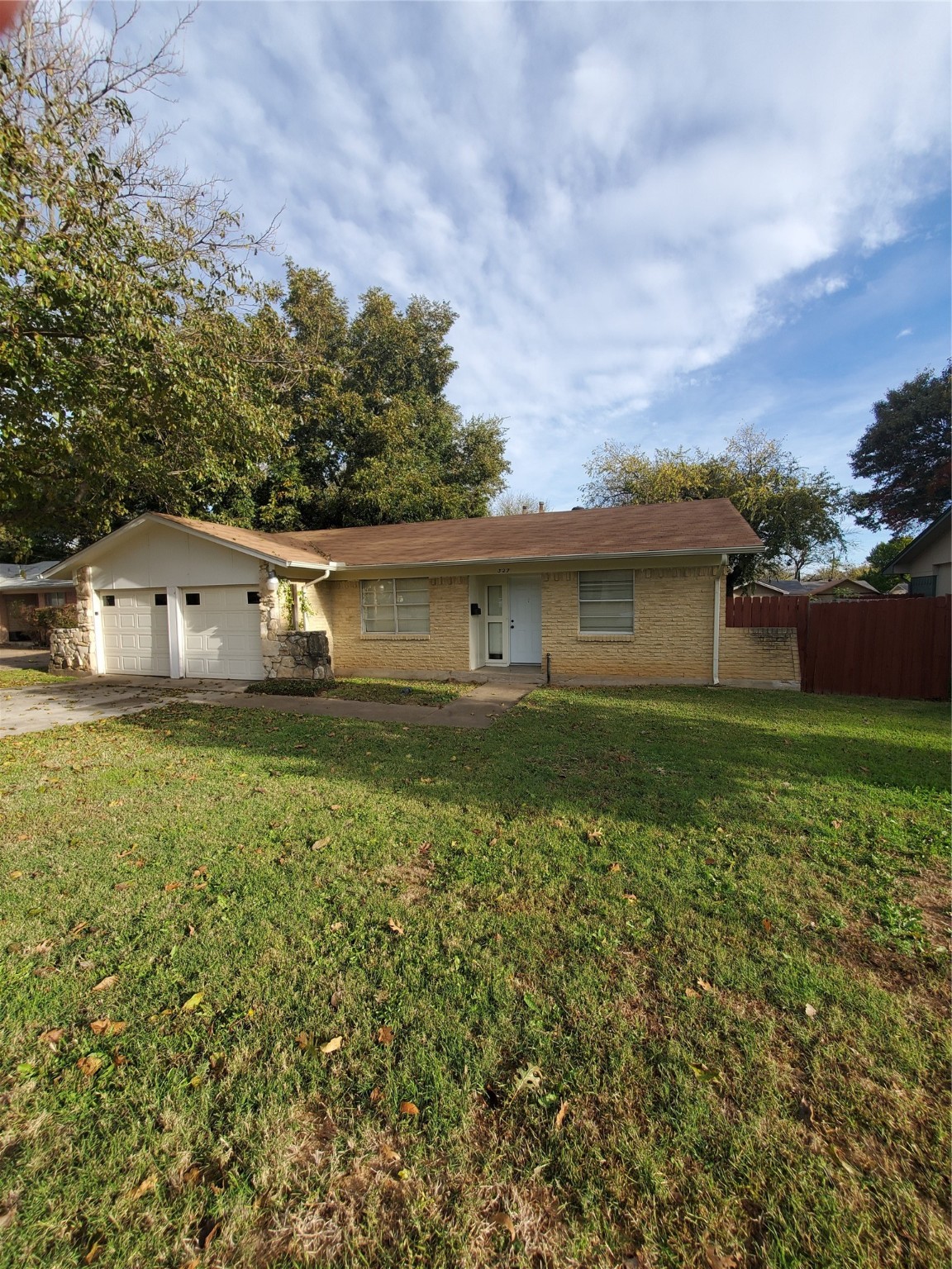 327 E Davis Street Duncanville TX 75116