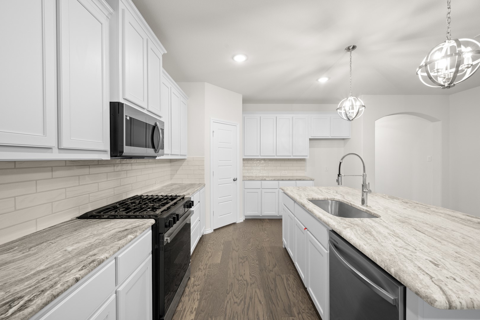 7736 Gatevine Avenue Joshua TX 76058