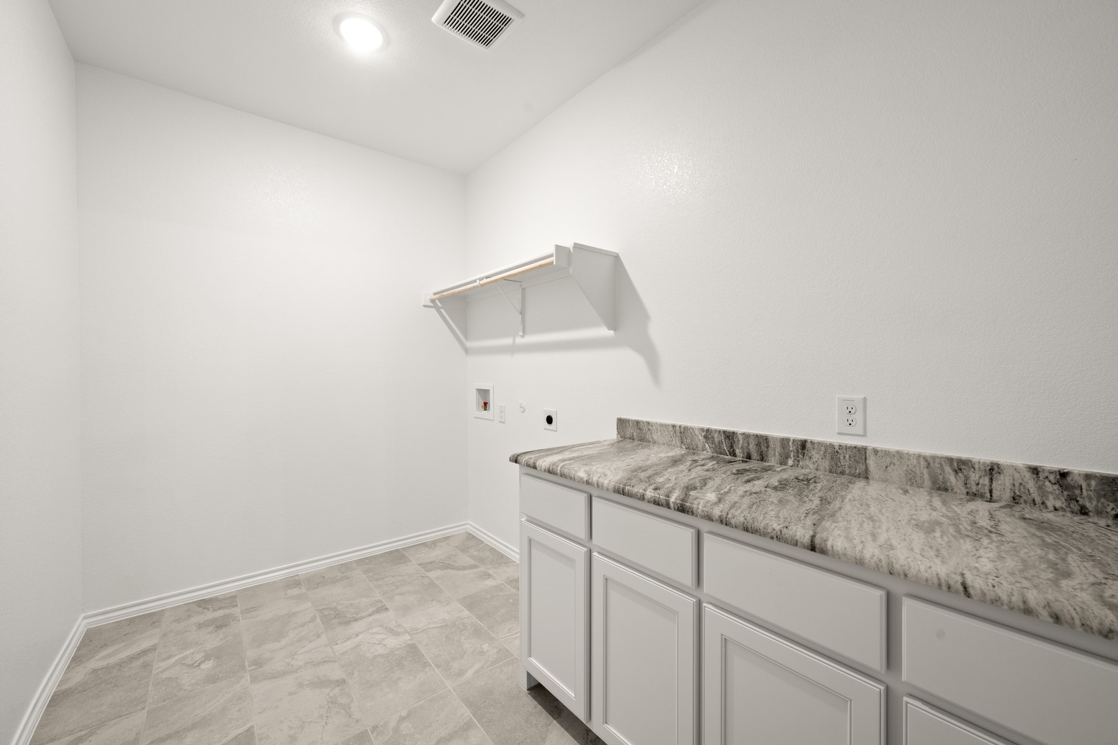 7736 Gatevine Avenue Joshua TX 76058