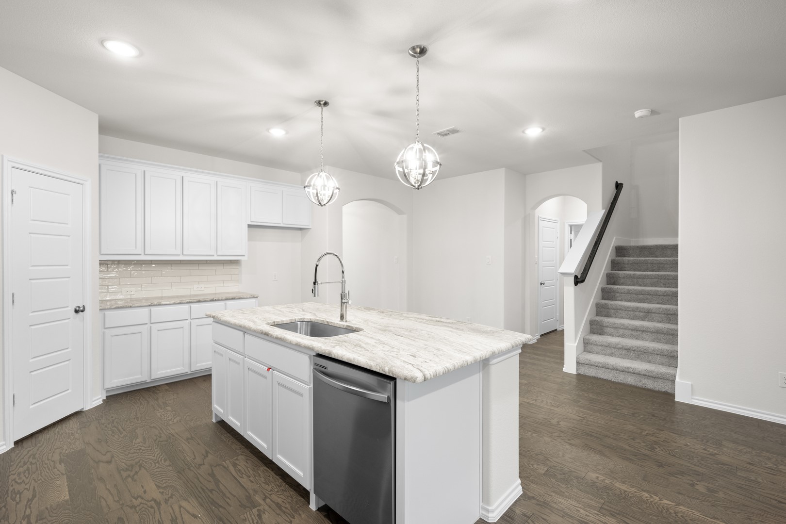 7736 Gatevine Avenue Joshua TX 76058